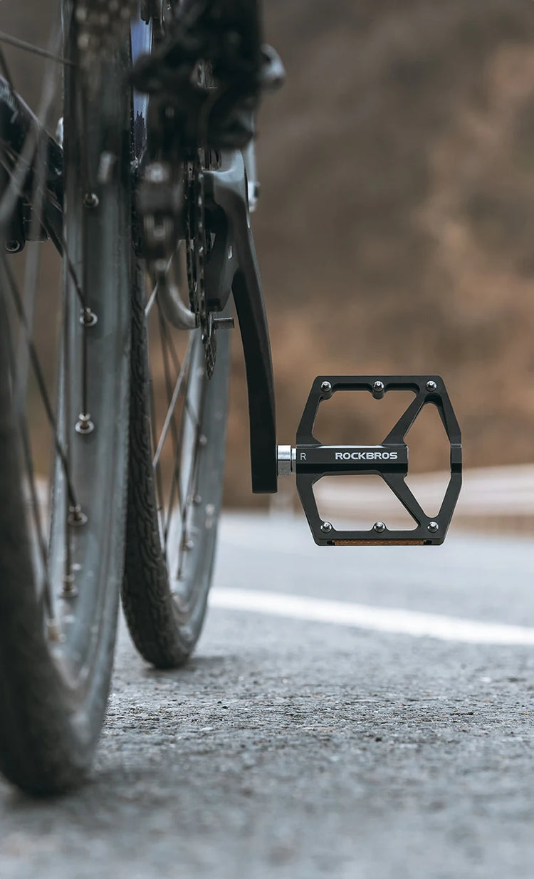 ROCKBROS Bike Pedals Aluminum Alloy Anti-slip MTB Road Flat Platform Pedals Reflective Bearing Cycling Pedals Bike Accessories